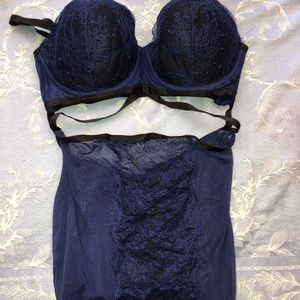 Victoria’s Secret Navy Lace Bra/Garter Set 36D